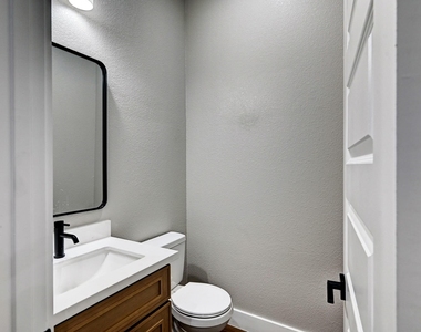 703 Carol Lynn Dr - Photo Thumbnail 17
