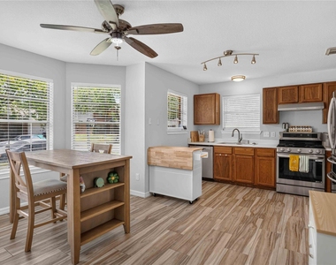 8302 Sanford Street - Photo Thumbnail 4