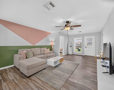 8302 Sanford Street - Photo Thumbnail 9