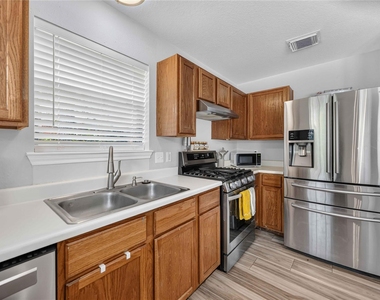 8302 Sanford Street - Photo Thumbnail 6