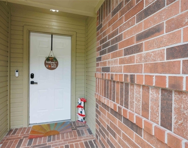 8302 Sanford Street - Photo Thumbnail 3
