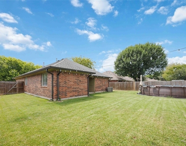 8302 Sanford Street - Photo Thumbnail 20