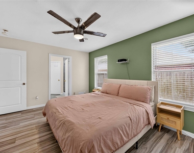 8302 Sanford Street - Photo Thumbnail 13