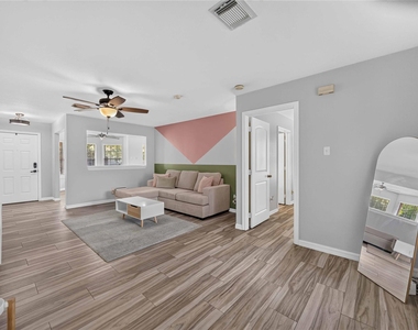 8302 Sanford Street - Photo Thumbnail 11