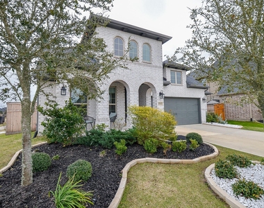 4303 Sage Glen Lane - Photo Thumbnail 2