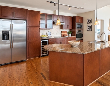 1400 Mckinney Street - Photo Thumbnail 17