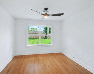 5443 Redstart Street - Photo Thumbnail 11