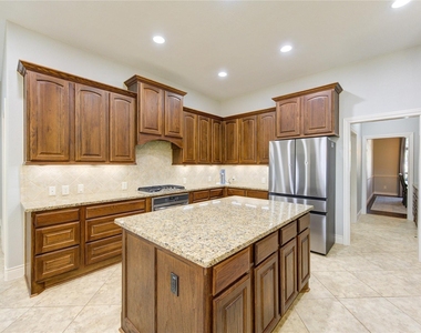 2914 Legend Hill Drive - Photo Thumbnail 12