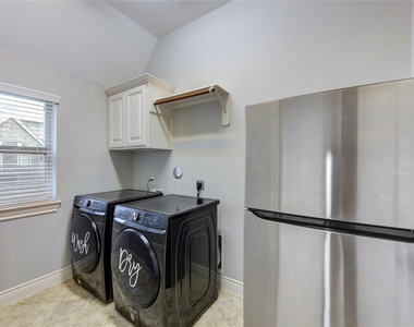 2914 Legend Hill Drive - Photo Thumbnail 23