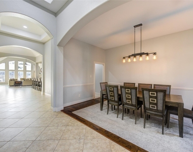 2914 Legend Hill Drive - Photo Thumbnail 4