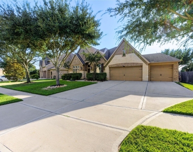 2914 Legend Hill Drive - Photo Thumbnail 3
