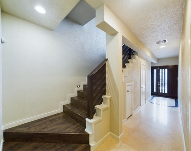 2607 Lawrence Street - Photo Thumbnail 3