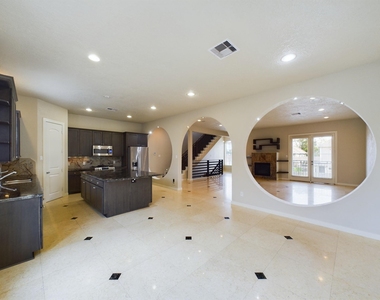 2607 Lawrence Street - Photo Thumbnail 16