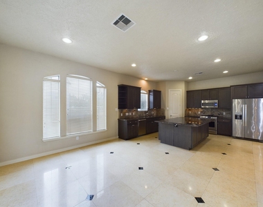 2607 Lawrence Street - Photo Thumbnail 17