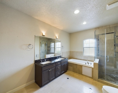 2607 Lawrence Street - Photo Thumbnail 26
