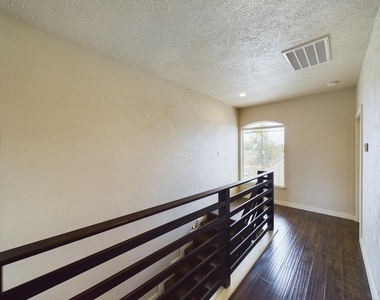 2607 Lawrence Street - Photo Thumbnail 18