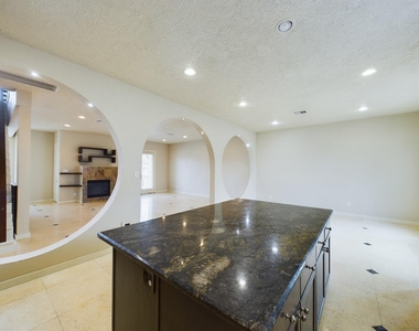 2607 Lawrence Street - Photo Thumbnail 14