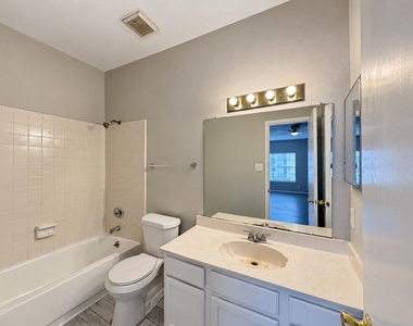 7352 Regency Square Court - Photo Thumbnail 16