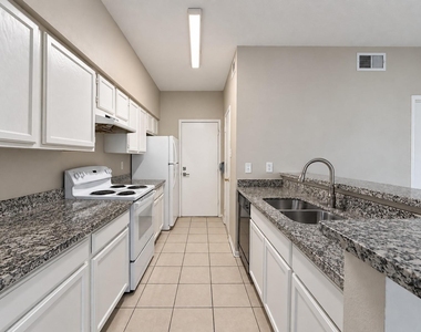 7352 Regency Square Court - Photo Thumbnail 8