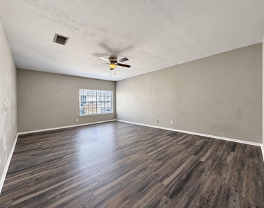 7352 Regency Square Court - Photo Thumbnail 15
