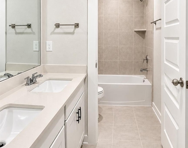 8602 Blueberry Ash Street - Photo Thumbnail 12