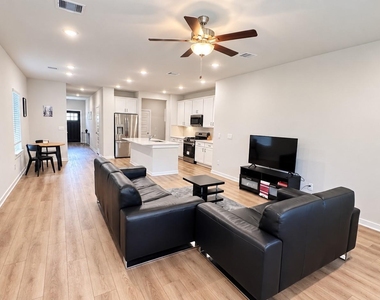 8602 Blueberry Ash Street - Photo Thumbnail 5