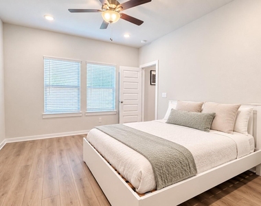 8602 Blueberry Ash Street - Photo Thumbnail 6