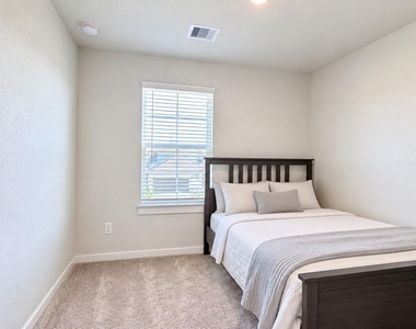 8602 Blueberry Ash Street - Photo Thumbnail 11
