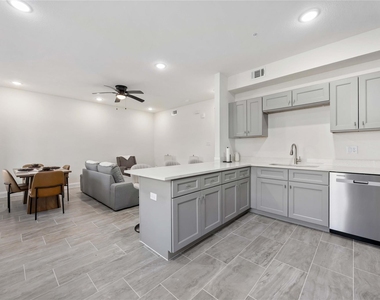 9129 Brandon Street - Photo Thumbnail 5