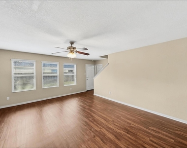 9928 Grebe Drive - Photo Thumbnail 5
