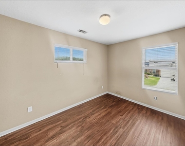 9928 Grebe Drive - Photo Thumbnail 14