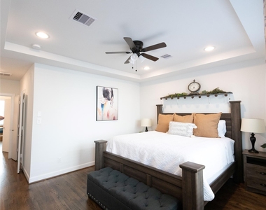 2711 Eado Grove Lane - Photo Thumbnail 13