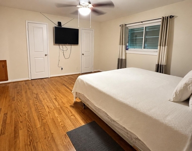 2214 Boss Street - Photo Thumbnail 4