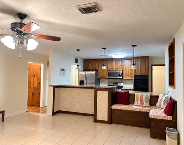 2214 Boss Street - Photo Thumbnail 8
