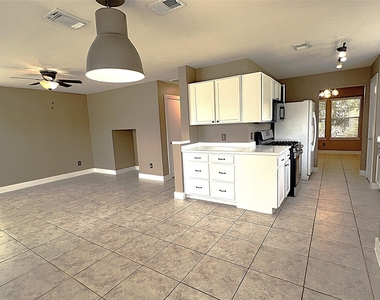 6819 Kingwood Glen Drive - Photo Thumbnail 31