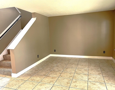 6819 Kingwood Glen Drive - Photo Thumbnail 2