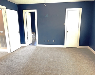 6819 Kingwood Glen Drive - Photo Thumbnail 18