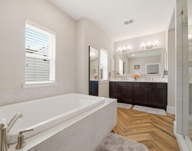 1417 Biondo Way - Photo Thumbnail 14