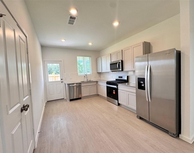 25577 Balsamroot Drive - Photo Thumbnail 2