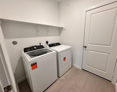 25577 Balsamroot Drive - Photo Thumbnail 8