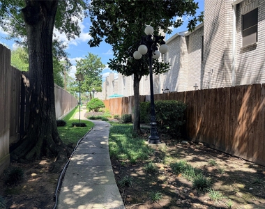 17629 Red Oak Drive - Photo Thumbnail 2