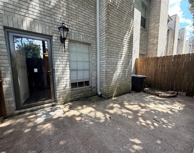 17629 Red Oak Drive - Photo Thumbnail 4