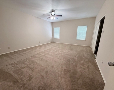 17629 Red Oak Drive - Photo Thumbnail 7