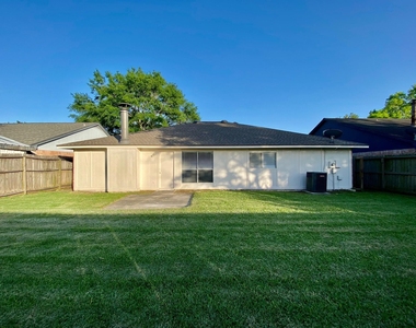 2406 Whitman Way Drive - Photo Thumbnail 22