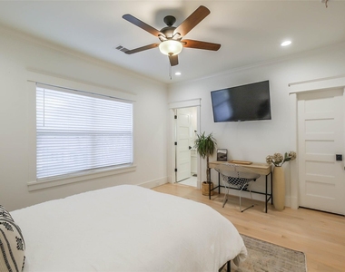 508 W 26th Street - Photo Thumbnail 33
