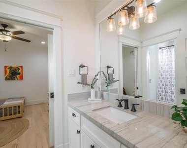 508 W 26th Street - Photo Thumbnail 31