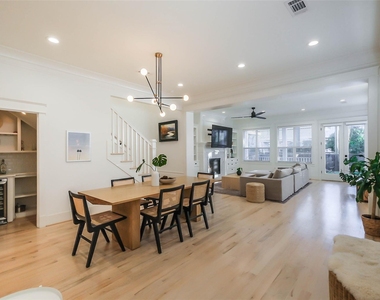 508 W 26th Street - Photo Thumbnail 2