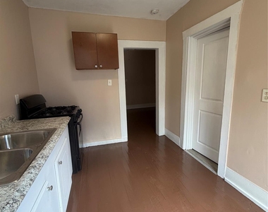 7016 Avenue F - Photo Thumbnail 5