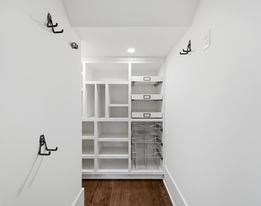 728 Bayland Avenue - Photo Thumbnail 10