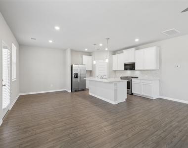 2046 West Darlington Oak Ct - Photo Thumbnail 4